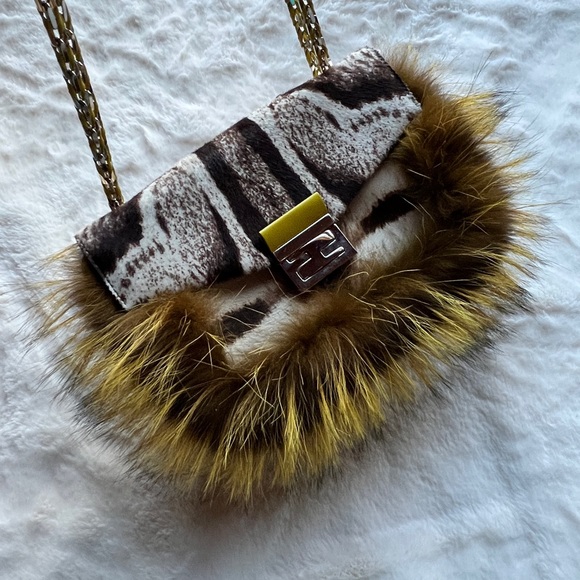 Authentic Fendi Be Baguette bag - Picture 14 of 16